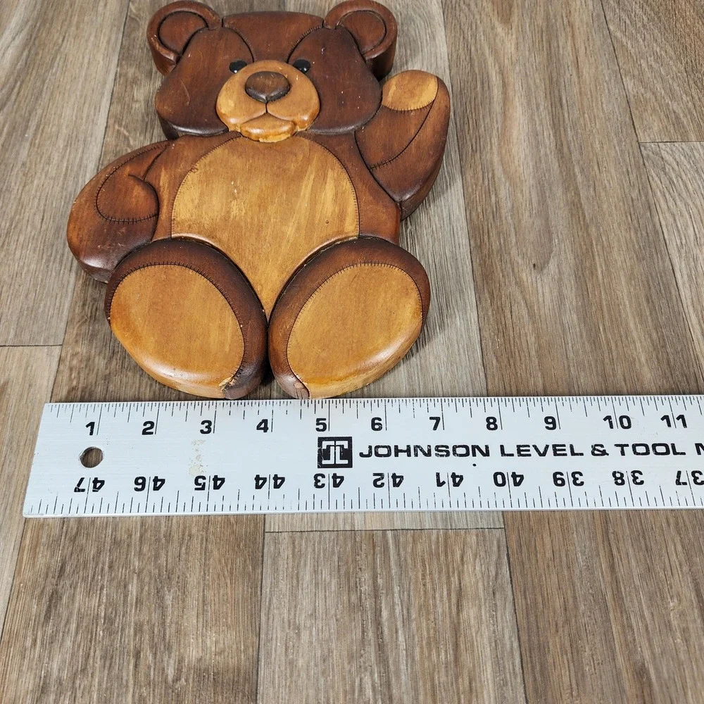 Vintage Signed Intarsia Wood Teddy Bear Wall Art‎ Plaque 2000 Cottagecore